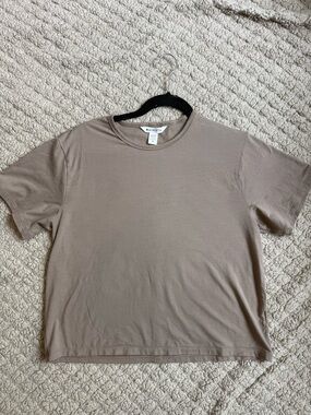 Athleta Taupe Short Sleeve Crew Tee-Medium
